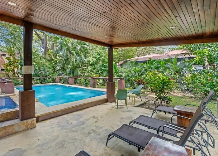 Holiday home Stylish 3-bedroom Tropical Escape With Pool & Outdoor Living, 1 Block From Playa