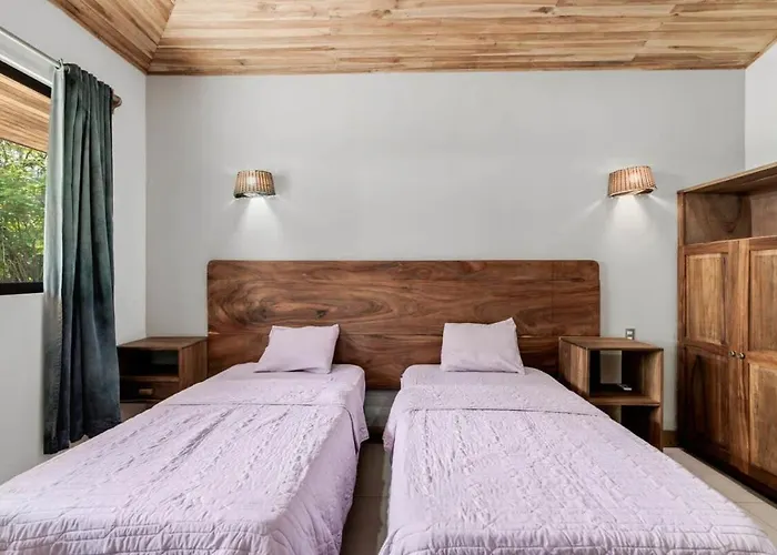 Holiday home Stylish 3-bedroom Tropical Escape With Pool & Outdoor Living, 1 Block From Playa