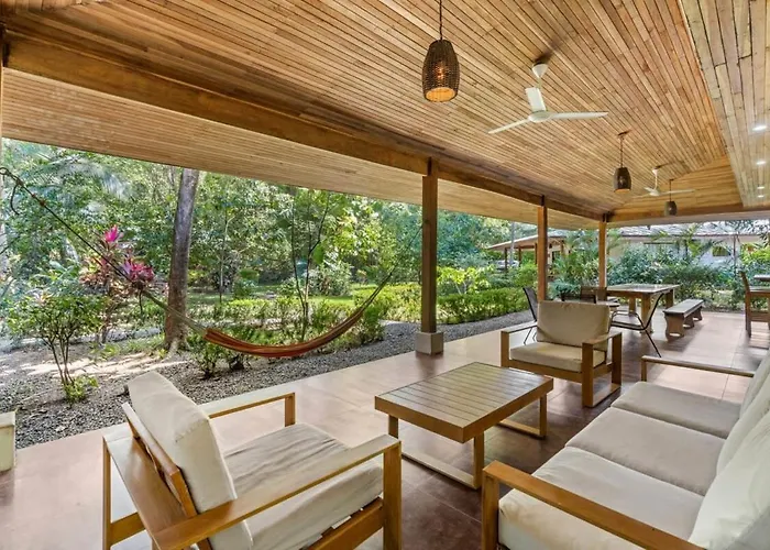 Stylish 3-bedroom Tropical Escape With Pool & Outdoor Living, 1 Block From Playa Holiday home