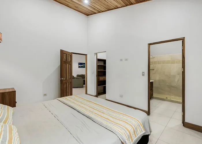 Holiday home Stylish 3-bedroom Tropical Escape With Pool & Outdoor Living, 1 Block From Playa
